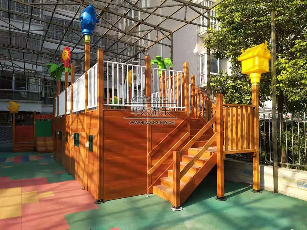 The kindergarten wooden paradise series successfully completed the combination of children's slides and slides