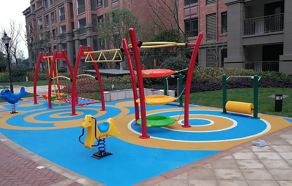 Universal fitness around the neighborhood